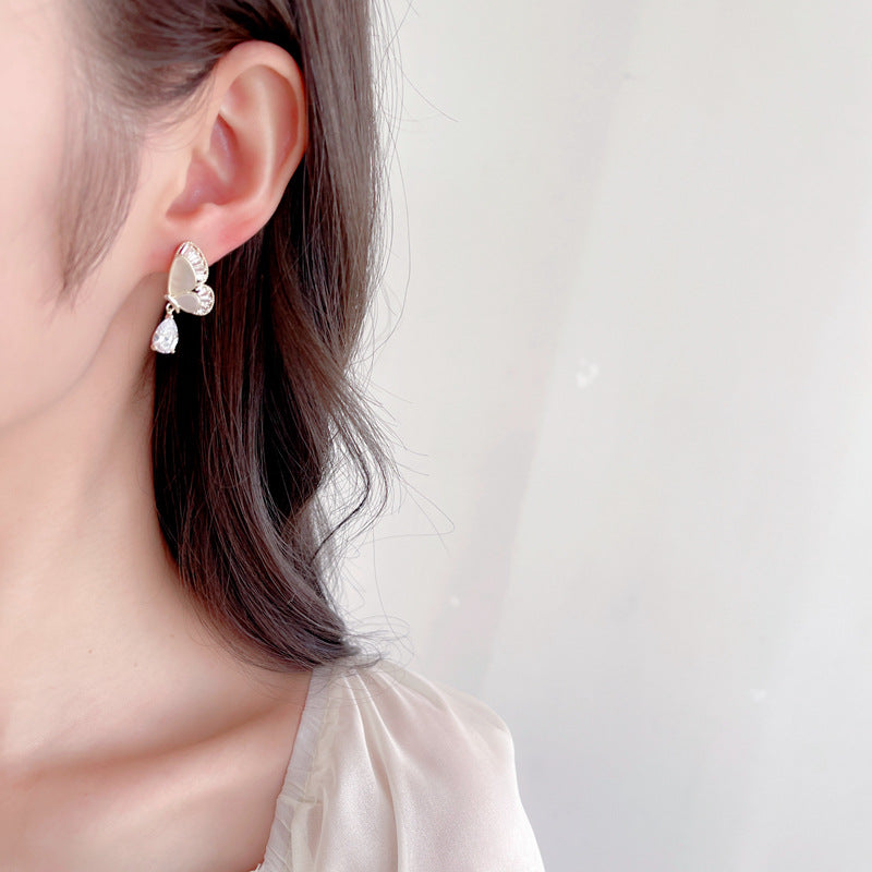 Natural mother-of-pearl zircon teardrop butterfly stud earrings