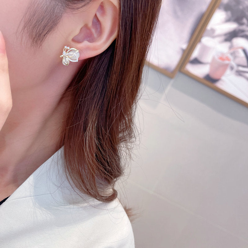 Cat's eye stone butterfly stud earrings