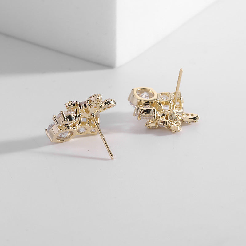 Flower stud earrings